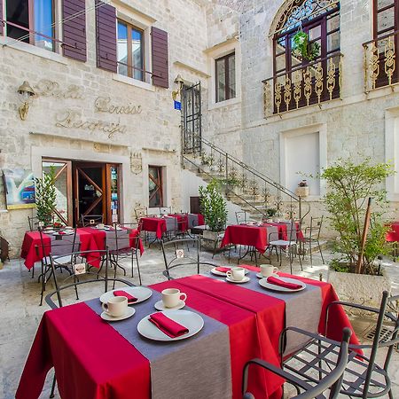 Palace Derossi Trogir Eksteriør billede