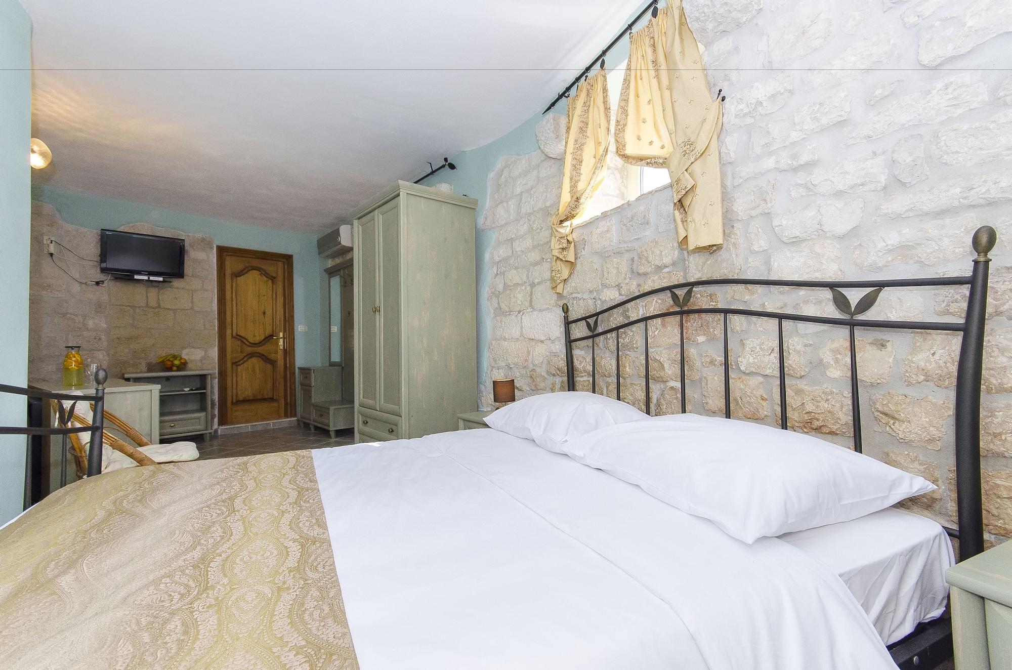 Palace Derossi Trogir Eksteriør billede