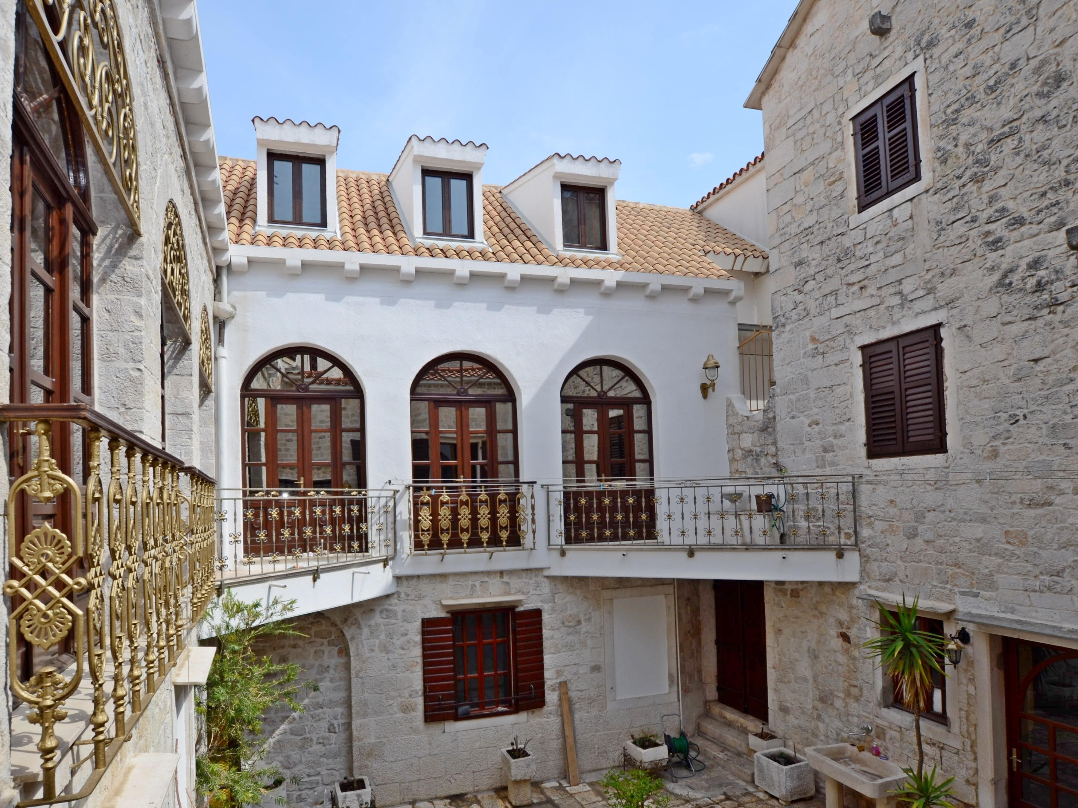 Palace Derossi Trogir Eksteriør billede