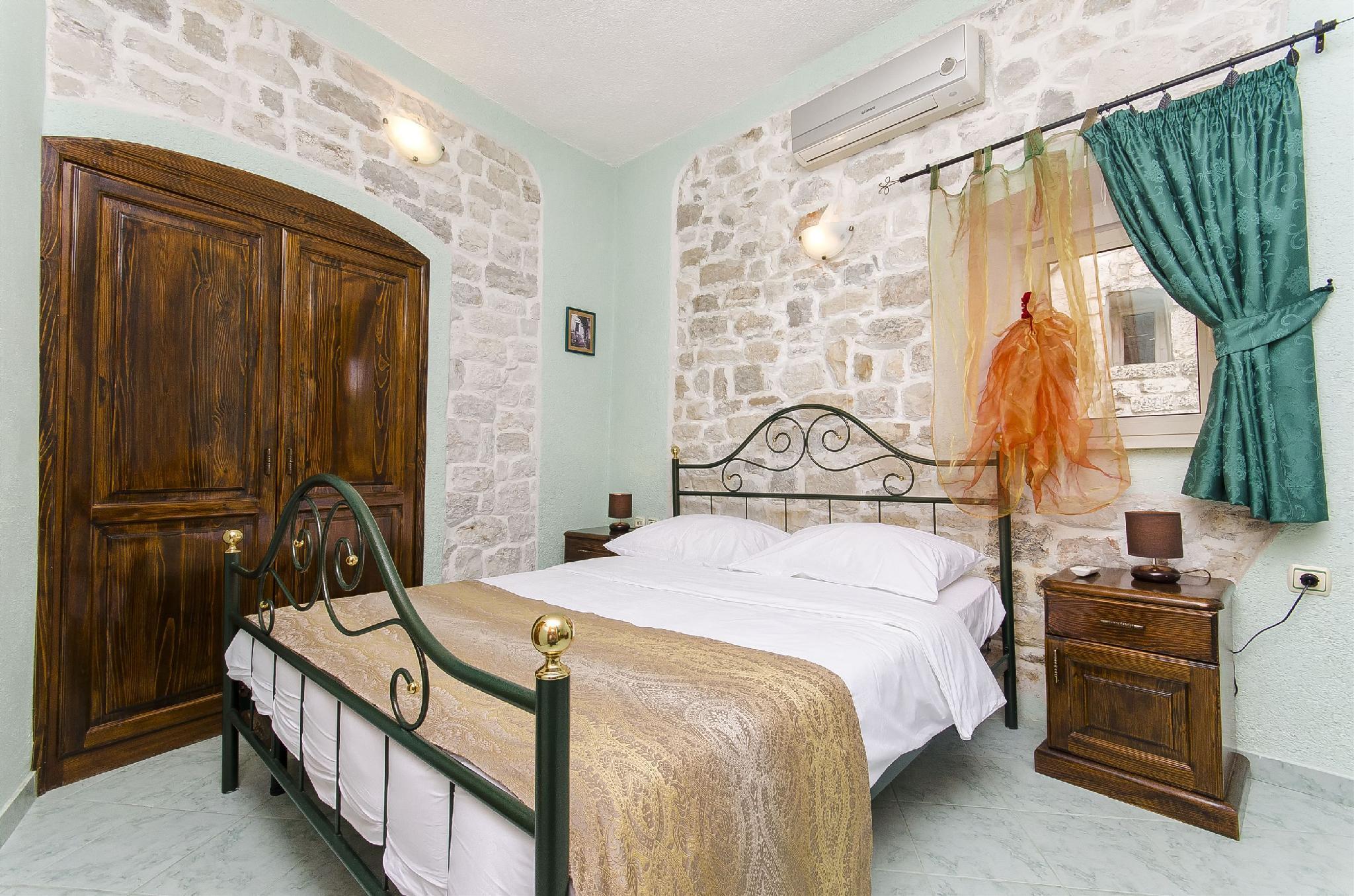 Palace Derossi Trogir Eksteriør billede