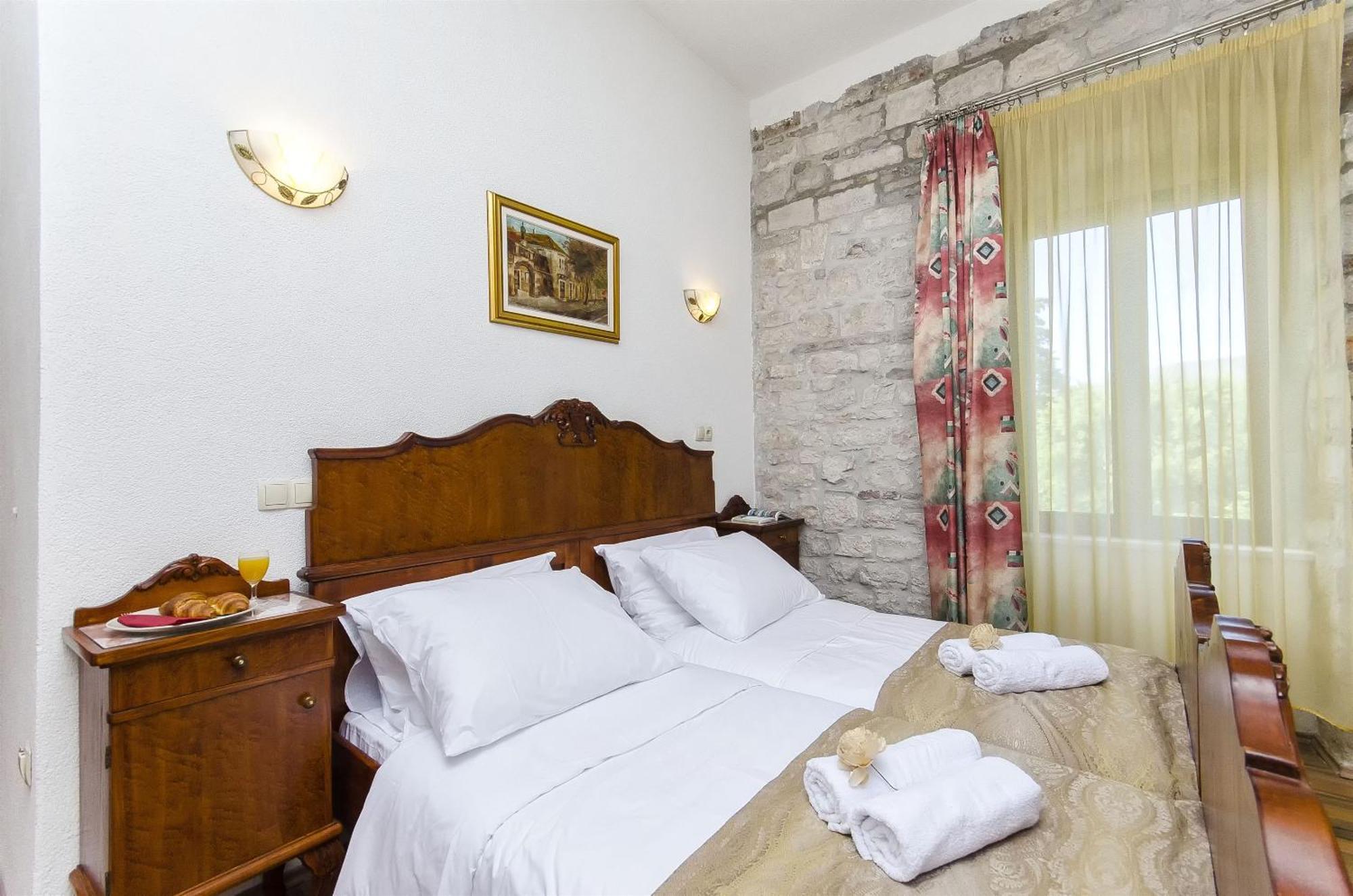 Palace Derossi Trogir Eksteriør billede