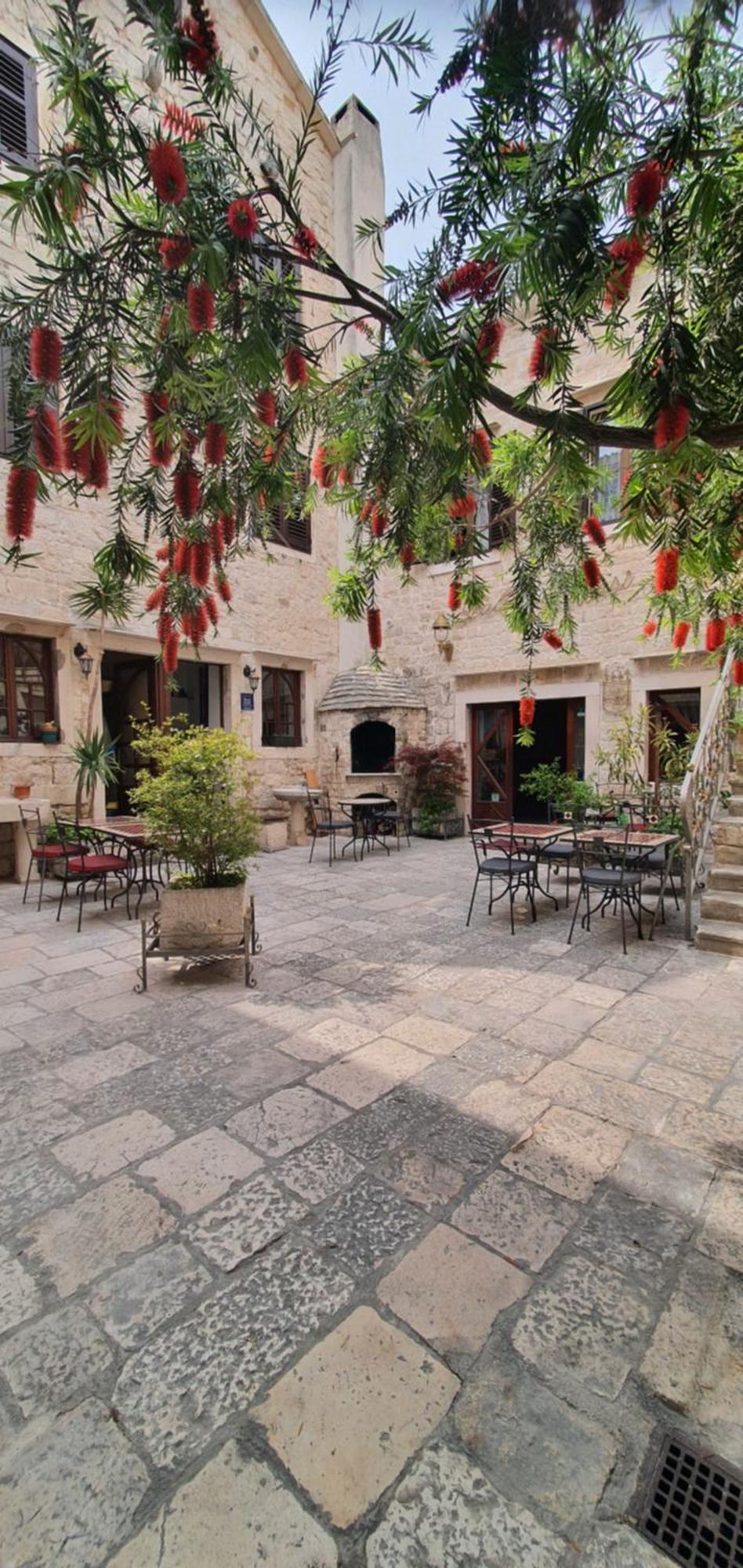 Palace Derossi Trogir Eksteriør billede
