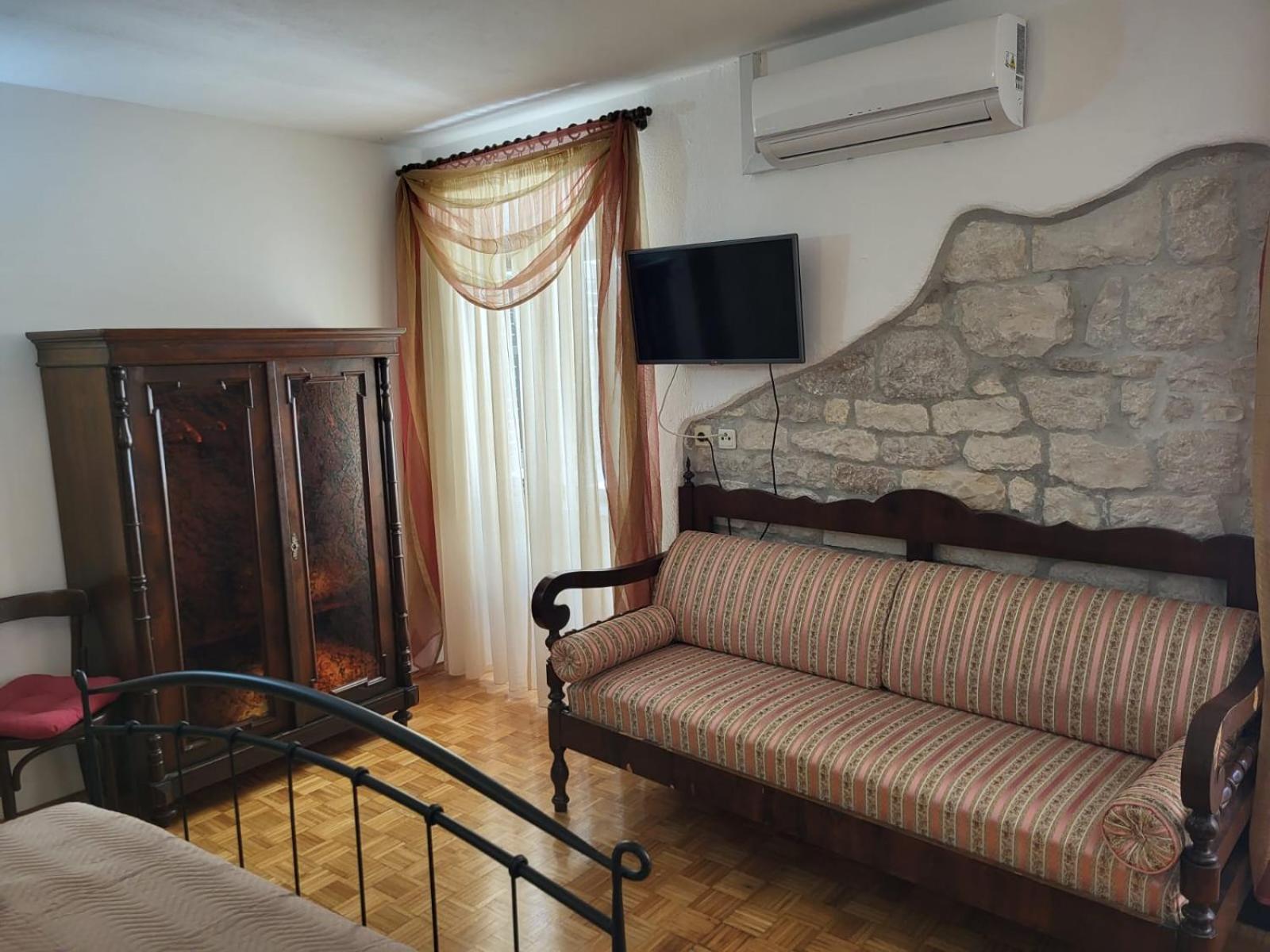 Palace Derossi Trogir Eksteriør billede