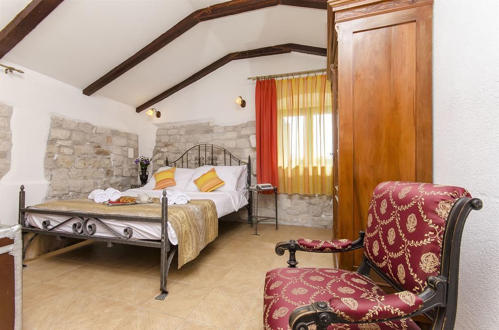 Palace Derossi Trogir Eksteriør billede
