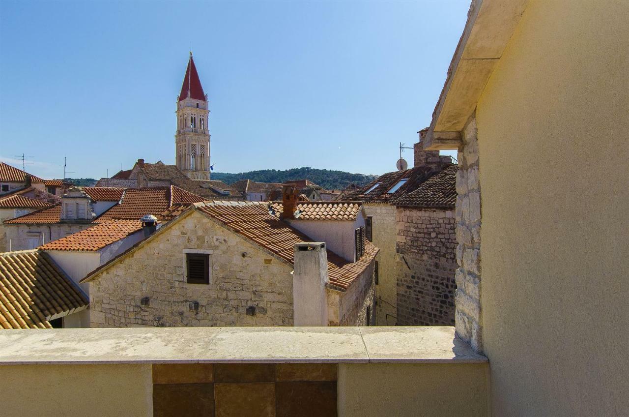 Palace Derossi Trogir Eksteriør billede