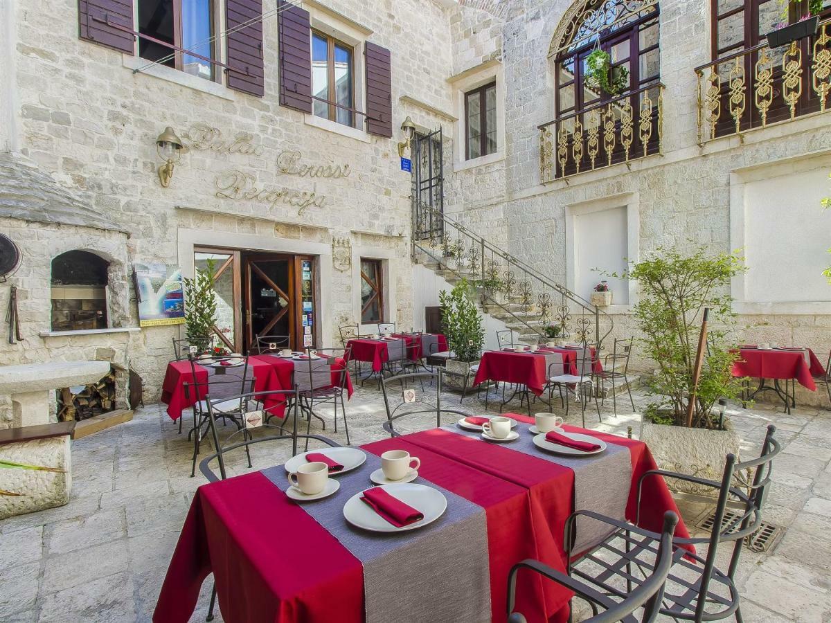 Palace Derossi Trogir Eksteriør billede