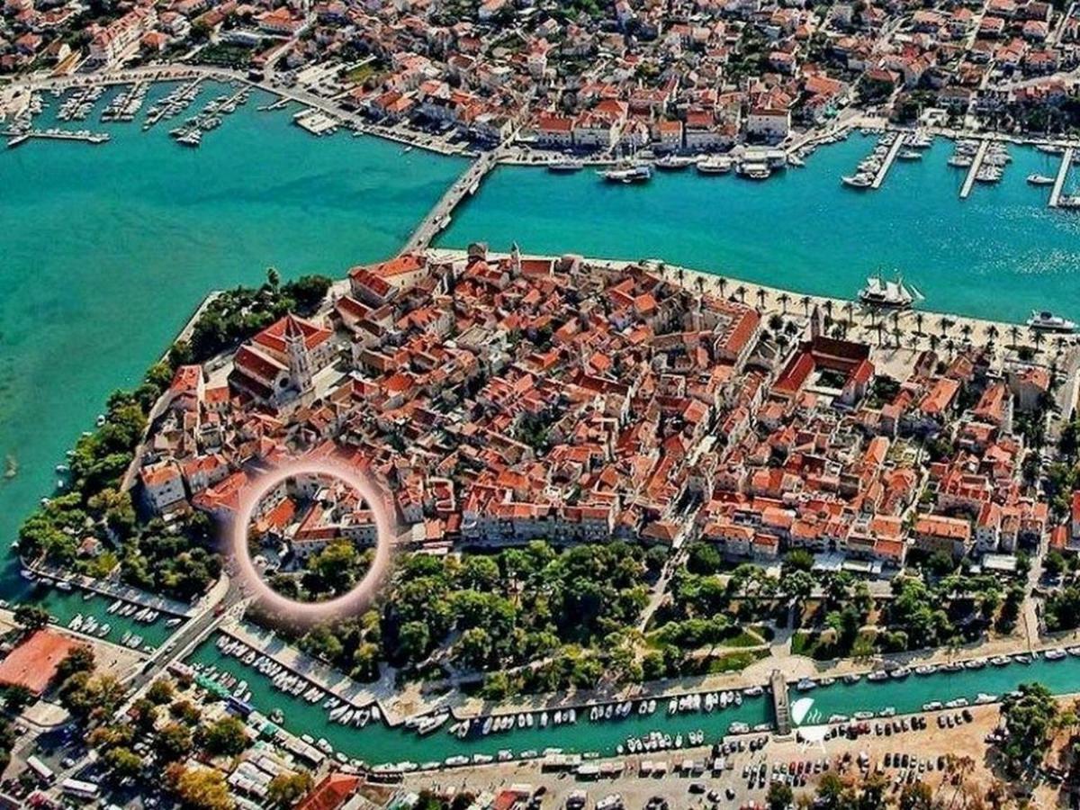 Palace Derossi Trogir Eksteriør billede
