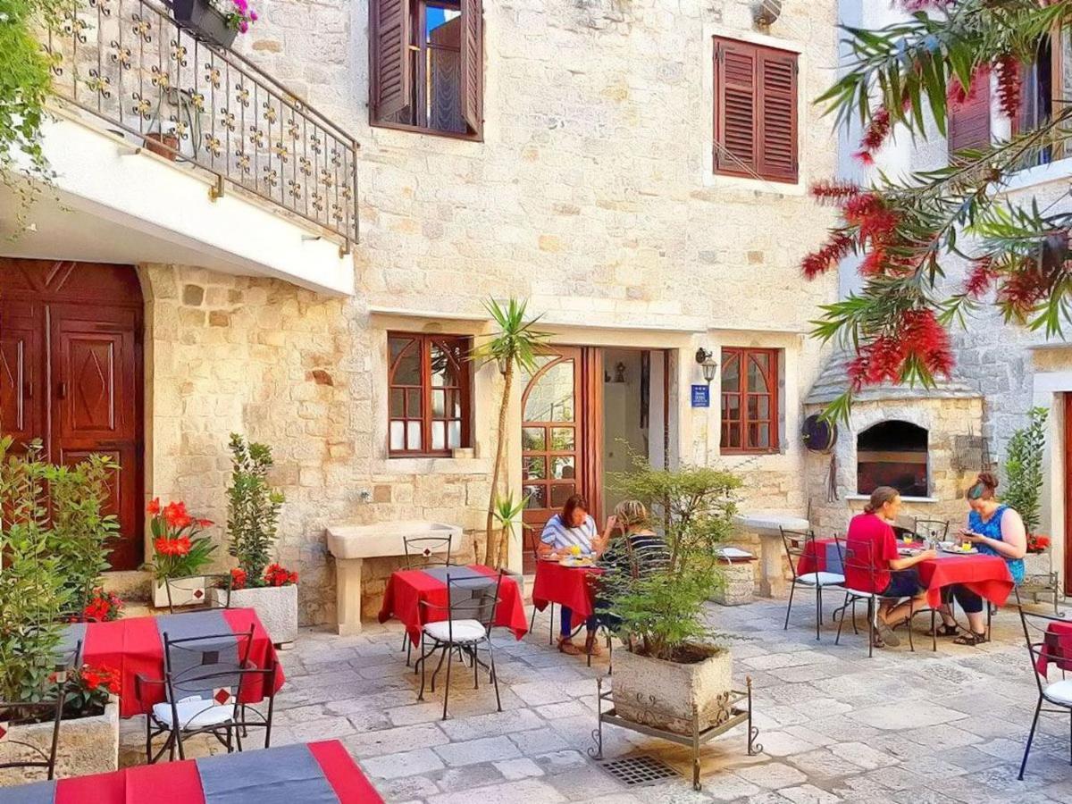 Palace Derossi Trogir Eksteriør billede